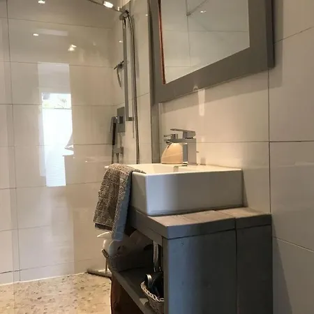 Onsstrandhuis, 'tuinenzee' * Kagelbusch